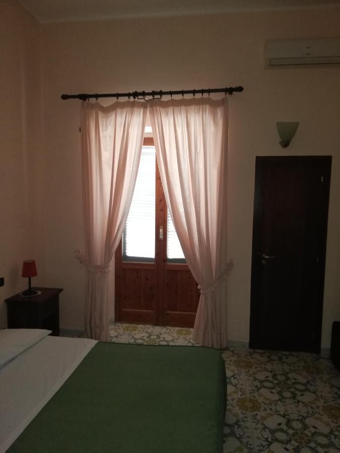 Hotel Sibilla Residence ปอซซุออลี ภายนอก รูปภาพ