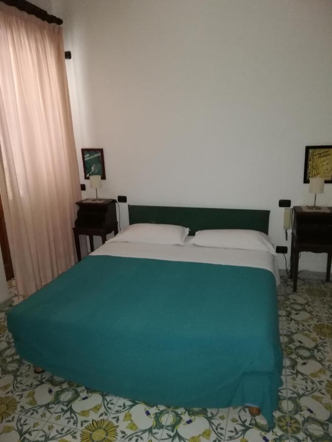 Hotel Sibilla Residence ปอซซุออลี ภายนอก รูปภาพ