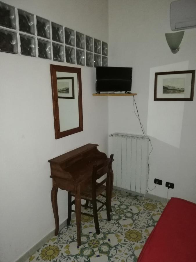 Hotel Sibilla Residence ปอซซุออลี ภายนอก รูปภาพ